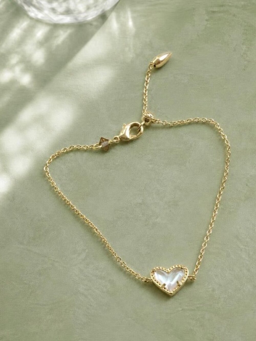 Kendra Scott Ari Heart Gold Dichroic Glass Chain Bracelet